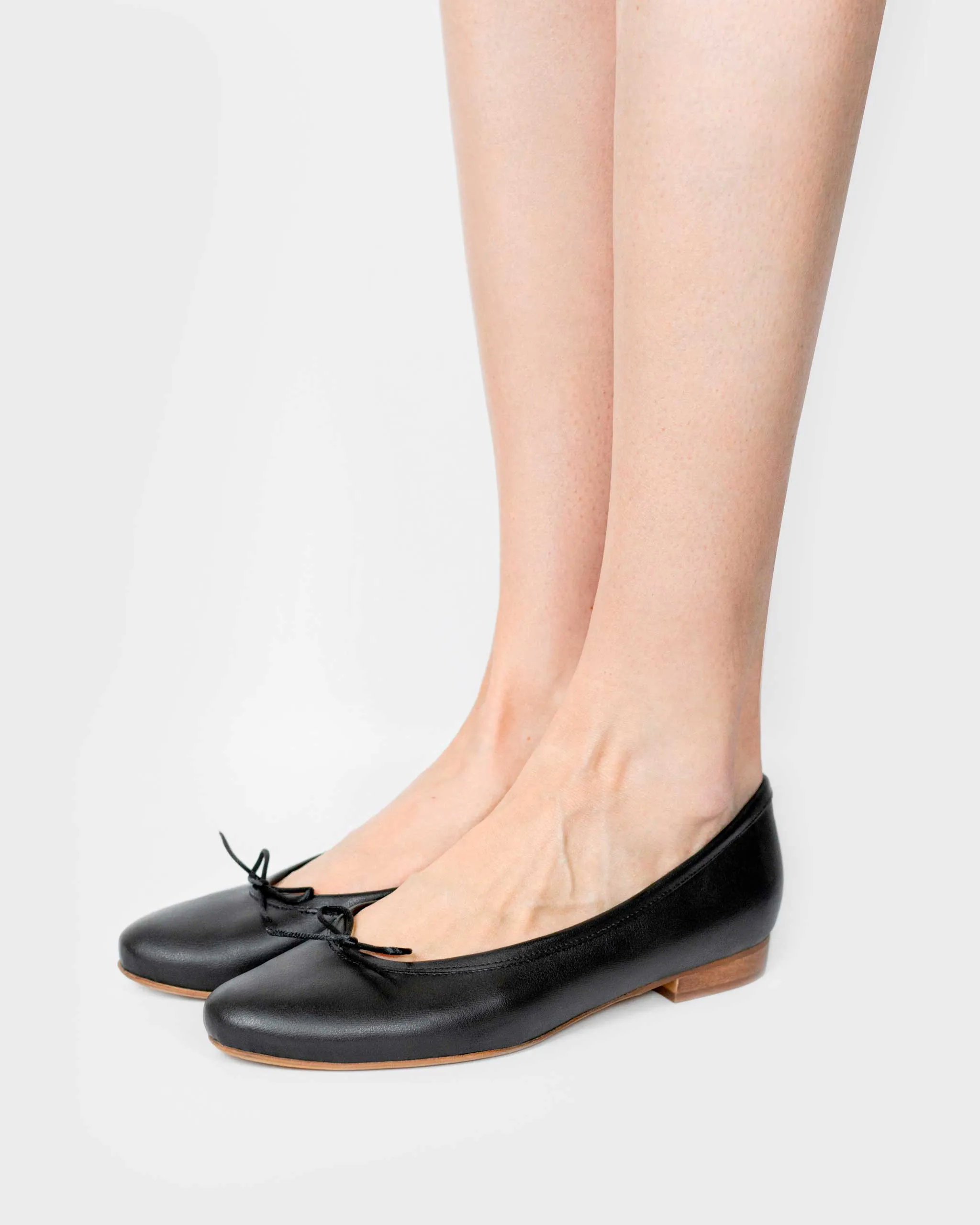 Audrey Pumps Black grape leather ballerinas