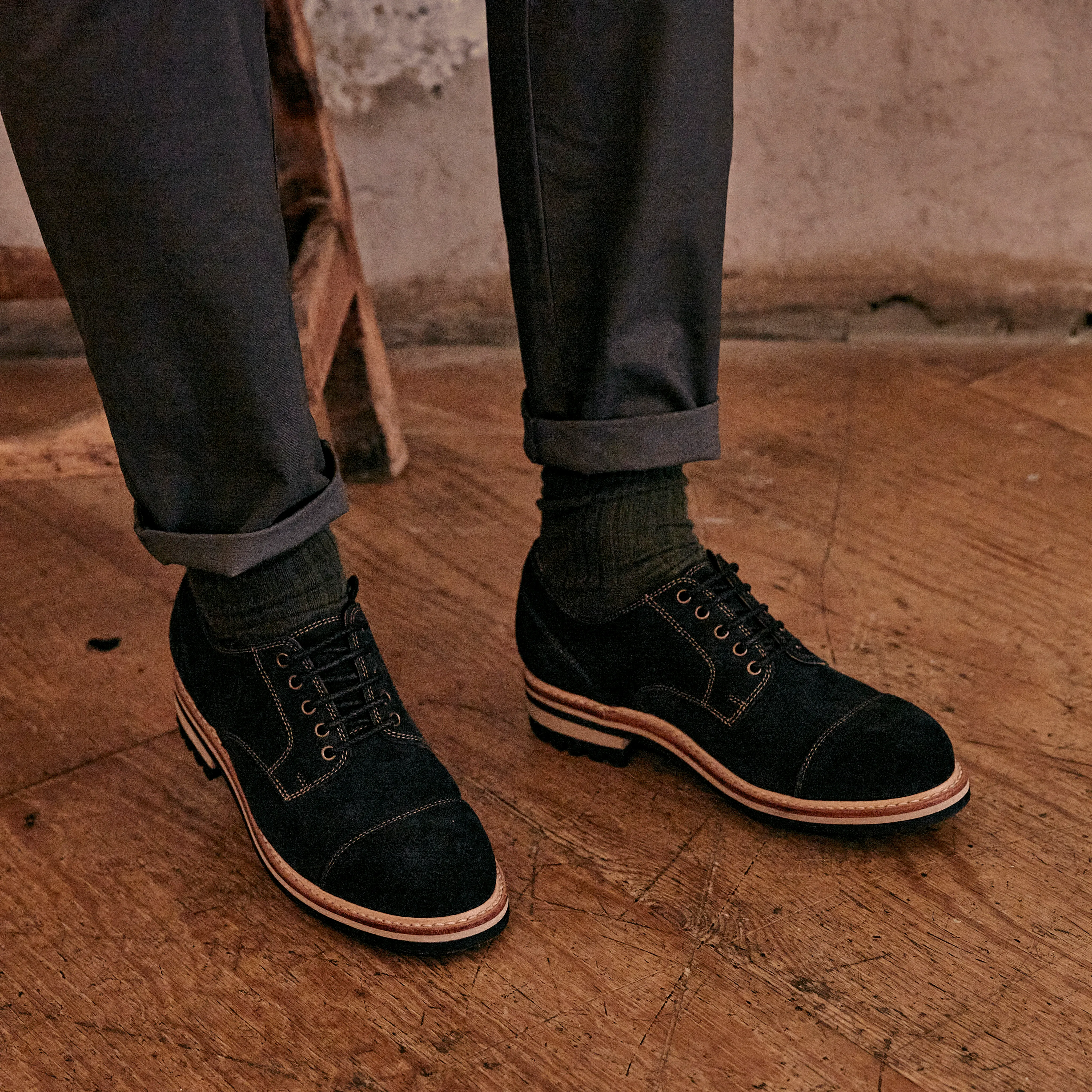 HOWGILL // ANTHRACITE SUEDE