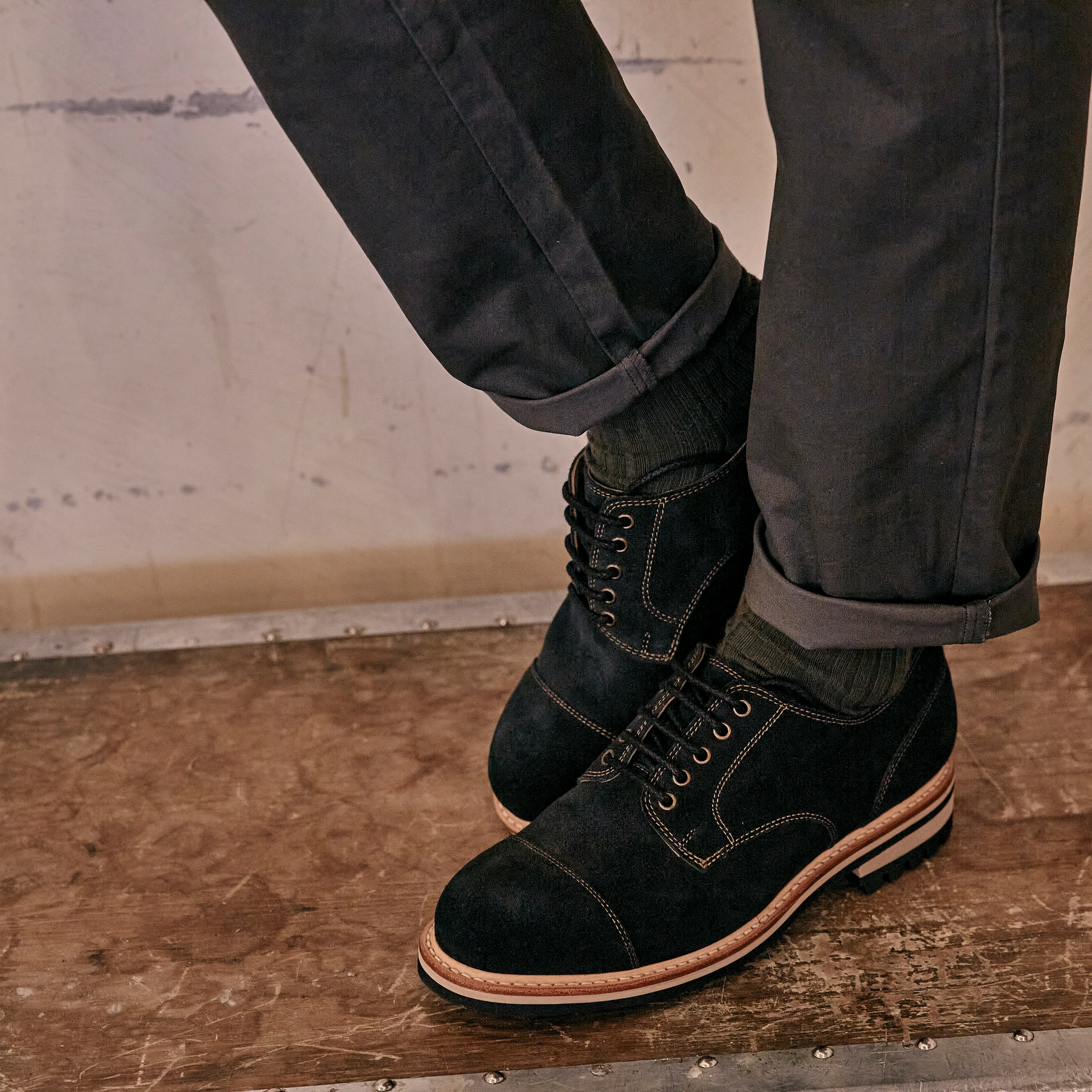 HOWGILL // ANTHRACITE SUEDE