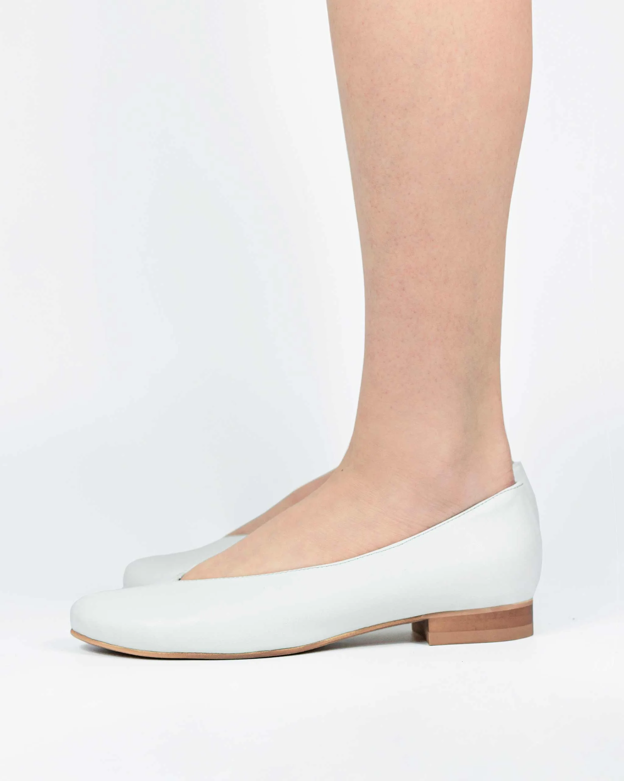 Pumps White Nopal ballerinas made of cactus leather