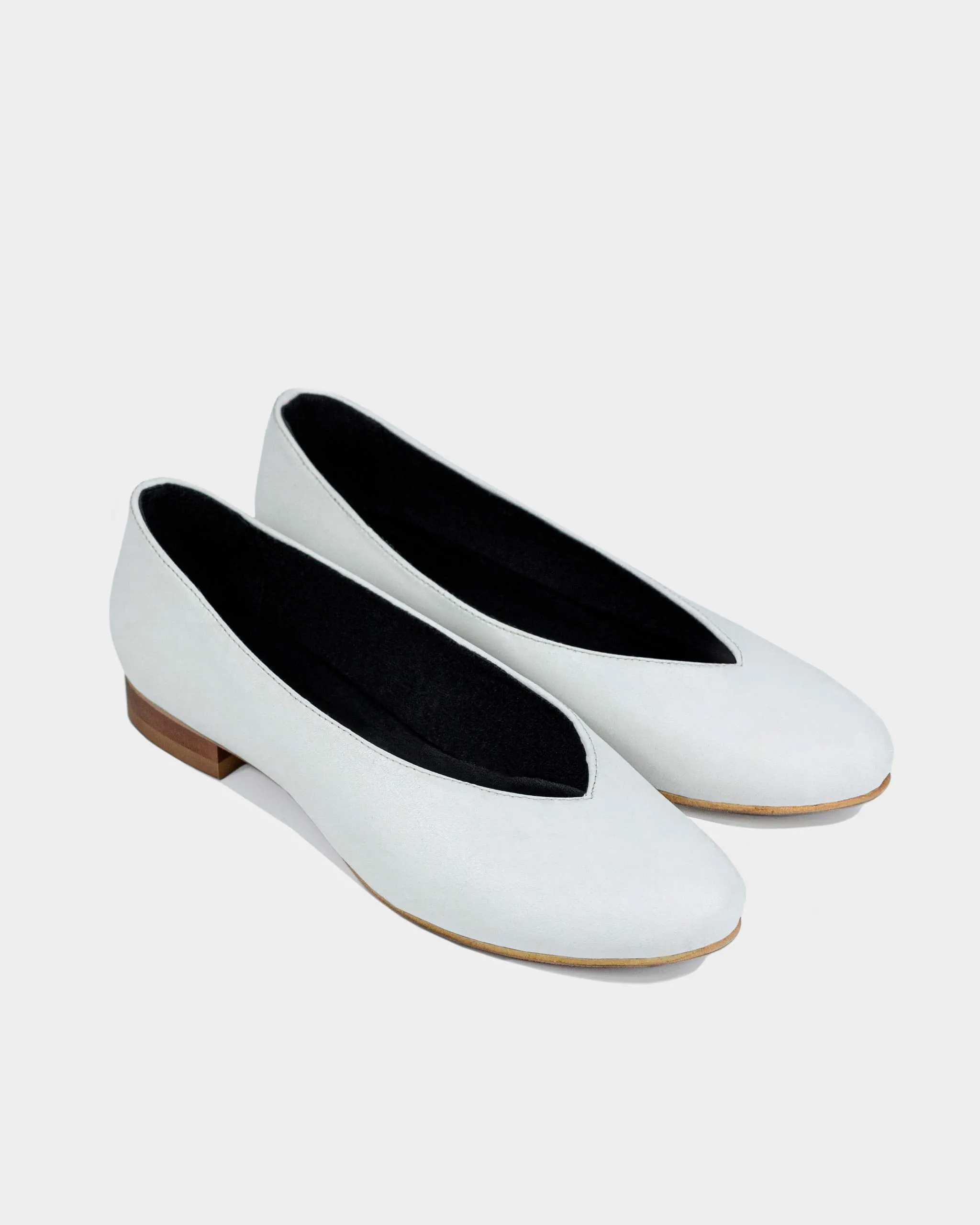 Pumps White Nopal ballerinas made of cactus leather